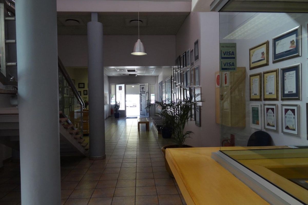 Prime Office Space with Retail Frontage on Independence Ave! - Photo 4