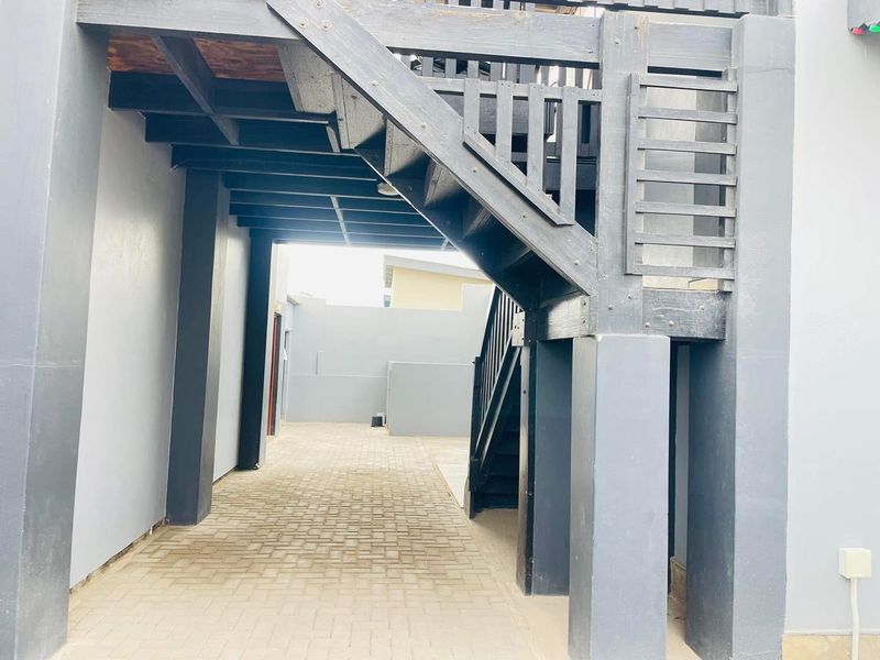 2 Bedroom house & 3 Flats for sale in Tamariskia, Swakopmund. - Photo 5