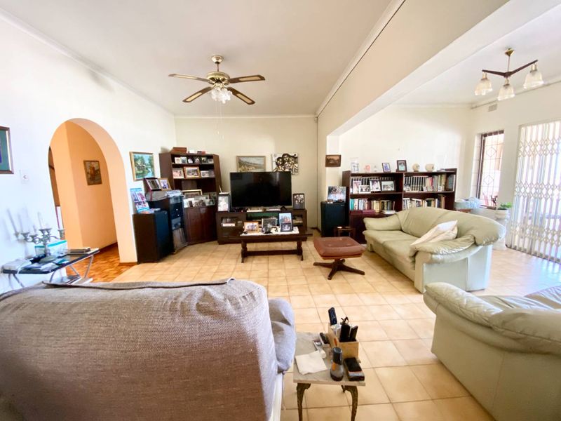 Spacious Family Home in Umhlanga (Shared Property- Furnsihed) - Photo 7