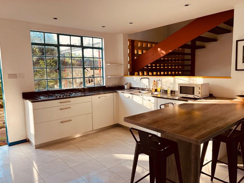 Unique Architect-Designed Contemporary Villa with Private Pool in Prime Pereybere Location - Photo 3