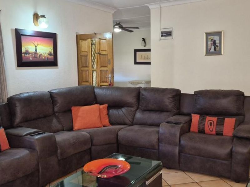 3 Bedroom House with Flatlet for Sale in Randhart - Photo 6