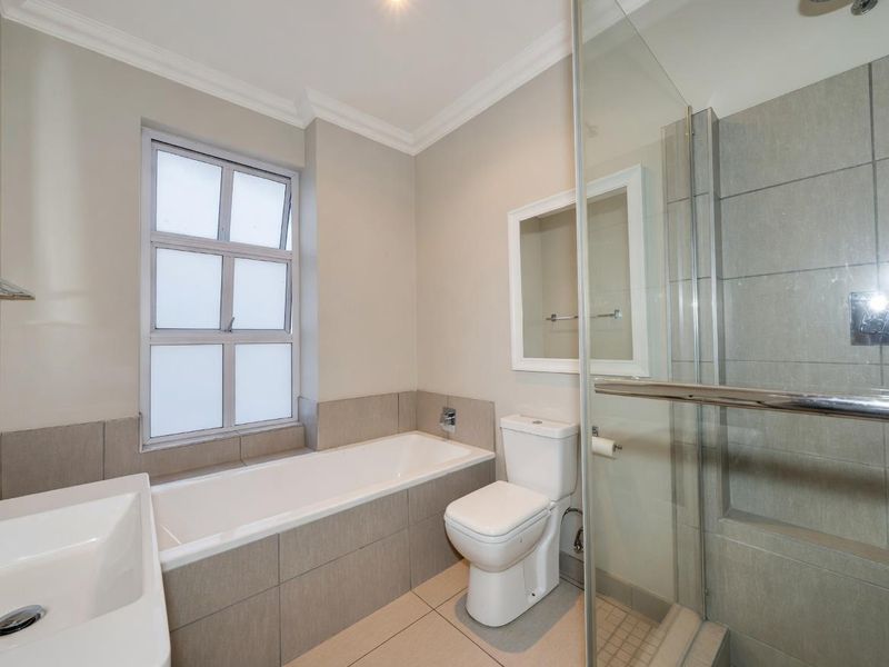LONDON-STYLE FULLY FURNISHED GORGEOUS TOWNHOUSE FOR RENT IN THE HEART OF BRYANSTON!!!!! - Photo 9