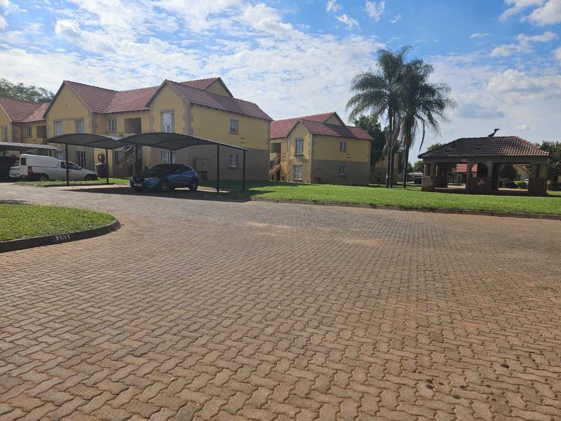 2 bedroom townhouse in the heart of winternest, akasia - Photo 2