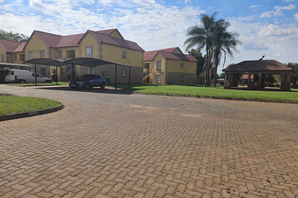 2 bedroom townhouse in the heart of winternest, akasia - Photo 2