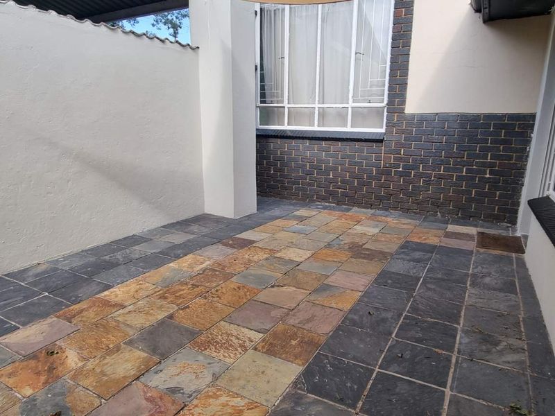 Spacious 1 Bedroom, 1 Bathroom Furnished Garden Flat for Rent - Photo 5