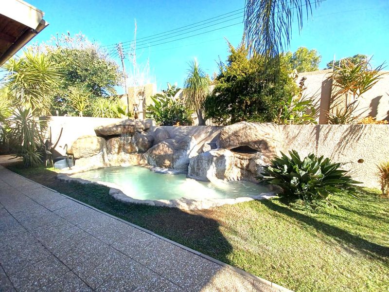 Klein Windhoek - Stunning Family Home... The Ultimate Entertainer’s Dream N$8 350 000 CC Reg - Photo 3