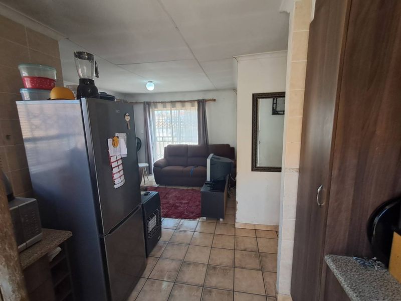 EXLUSIVE MANDATE IN OLIEVEN EXT 36 - Photo 4