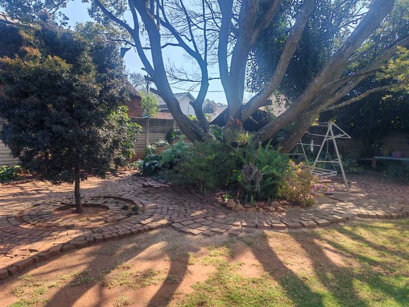 EXCLUSIVE MANDATE - LOVELY FAMILY HOME - CLOSE TO SCHOOLS - Photo 9