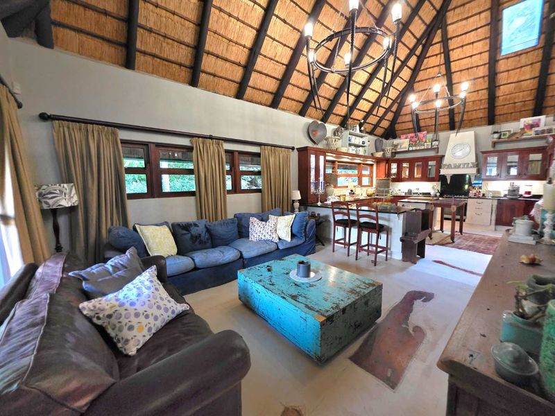 African-Lodge Lifestyle in Kloof Golf Course SRA – Unique, Luxurious and Exceptionally Well-Located - Photo 9