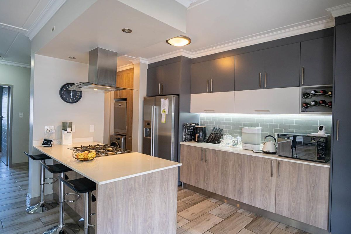 Your Ideal Lock-Up-and-Go with Lifestyle Amenities - Photo 4