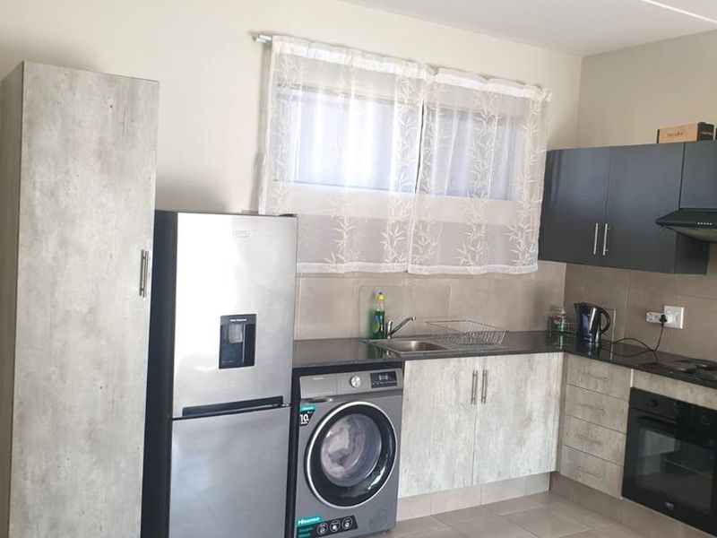 Two-Bedroom First Floor Apartment for Sale in Bulrush View, Rynfield - Photo 4