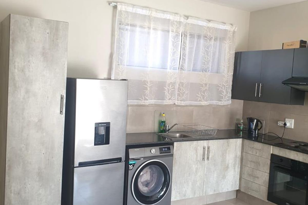 Two-Bedroom First Floor Apartment for Sale in Bulrush View, Rynfield - Photo 4