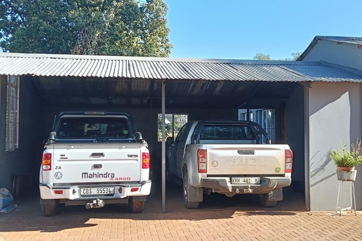 LARGE SMALL HOLDING.EXCELLENT LOCATION.MARKED FOR DEVELOPMENT - Photo 2