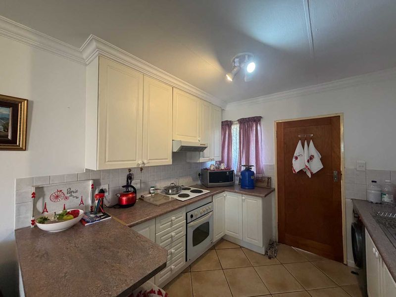 Tranquil Oasis: Lovely 2-Bedroom Townhouse with a patio and pretty garden! - Photo 10