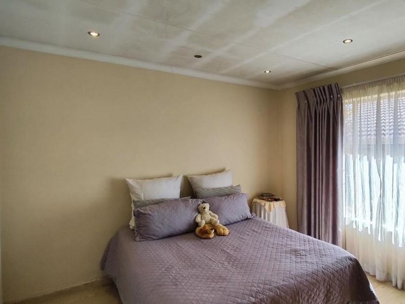 Simplex Townhouse for sale - Photo 9