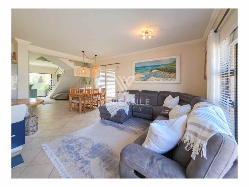 Townhouse For Sale. - Photo 8