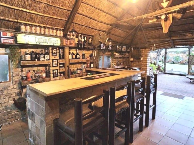 Beautiful Klinker Brick Home with a stunning garden. - Photo 9