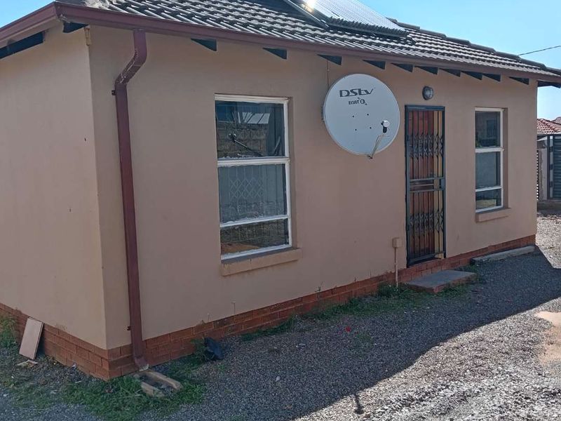 Glenway estate house for sale - Photo 3