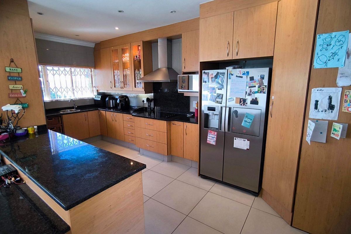 Prime Location in Brackenhurst! - Photo 3