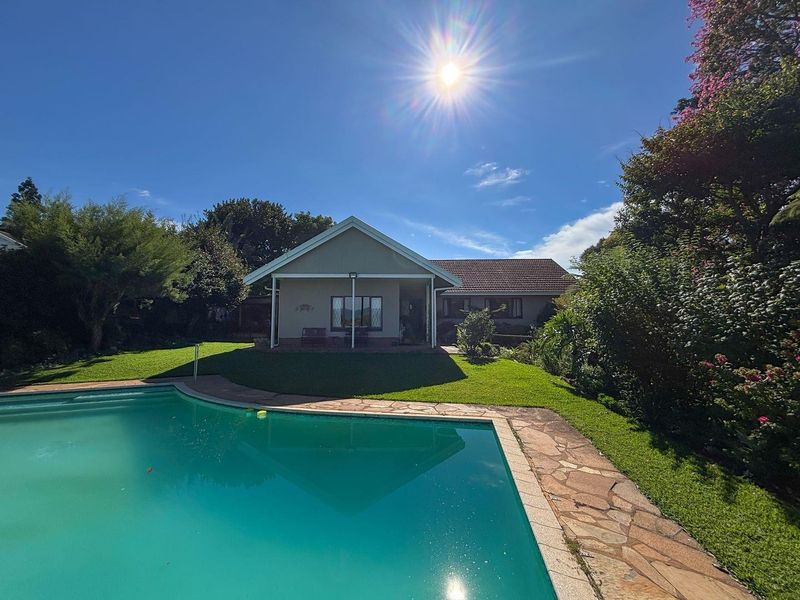 Spacious Family Home with Cottage, Tennis Court & Great Views in Howick North - Photo 5