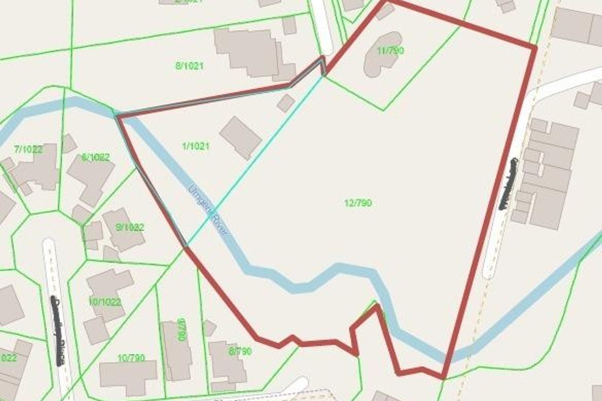 A cadastral map showing the boundary lines and layout of the residential land parcel.