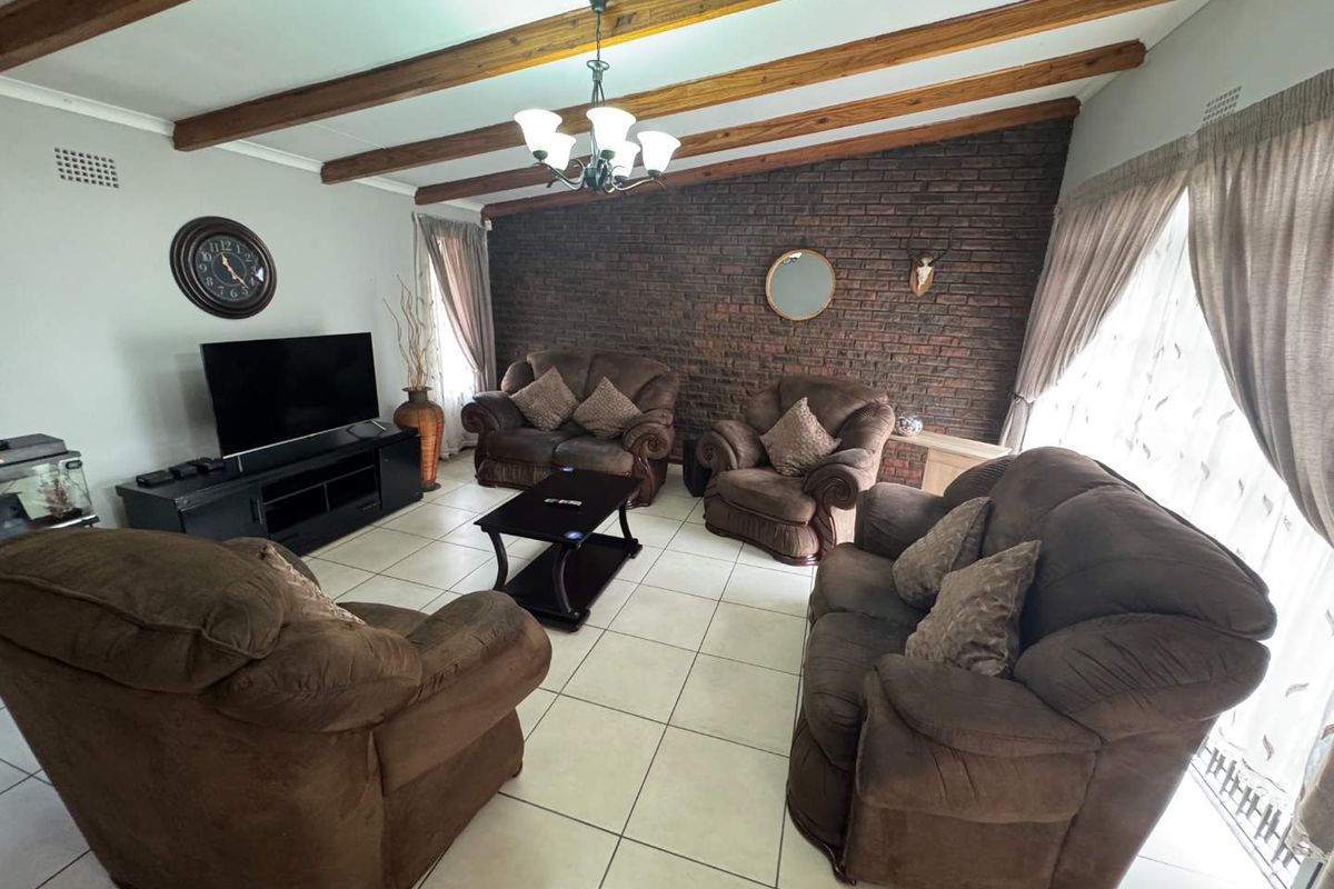 Family Home with Flatlet for Sale - Photo 4