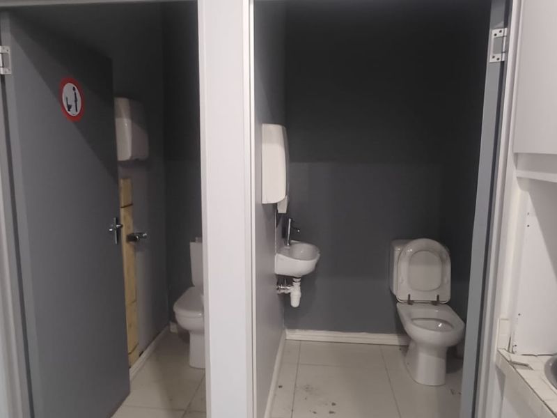 TO LET | Ground Floor Commercial Space - Photo 7