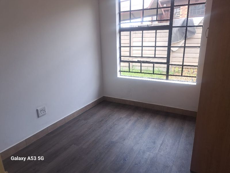 Three bedrooms at Thatchil Security Estate - Photo 7