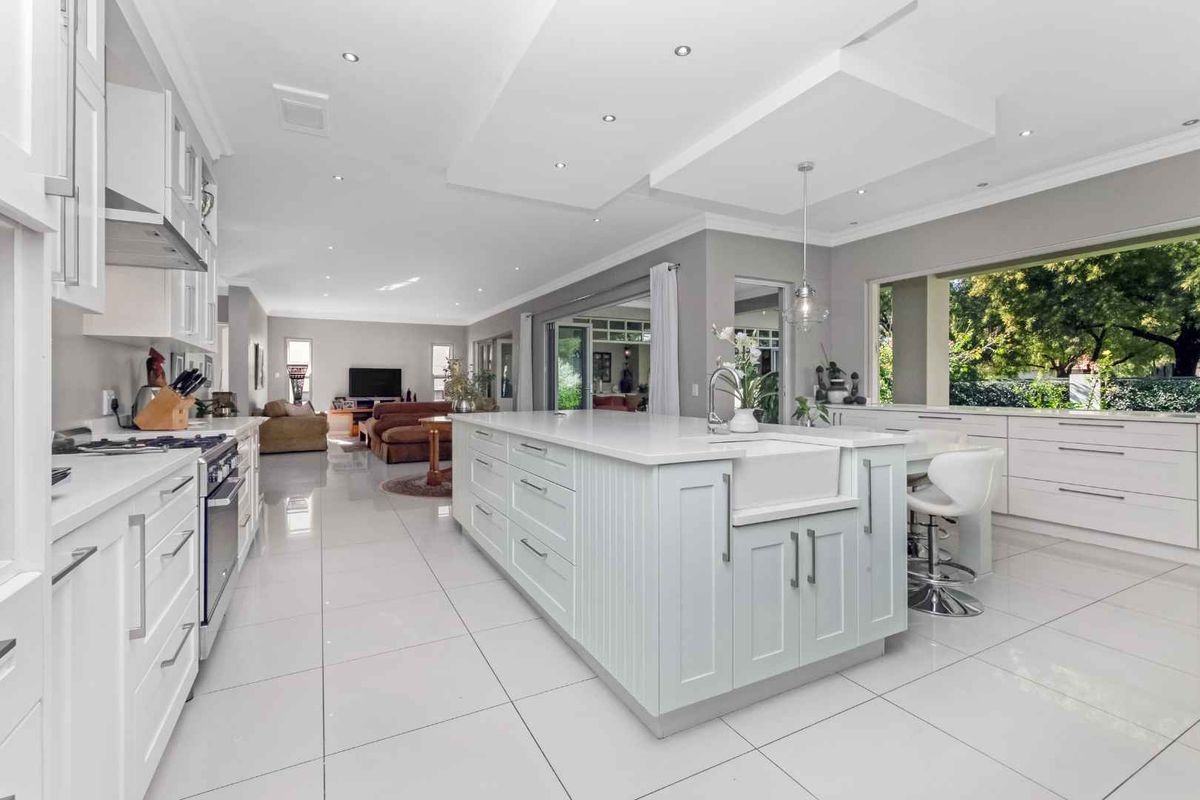 LOOKING FOR YOUR METICULOUSLY CARED FOR DREAM HOME TO ACCOMMODATE YOUR FAMILY? - Photo 4