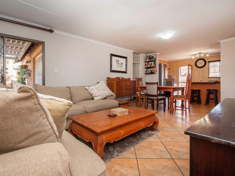 Face-brick Elegance Set In 158m of Home Sweet Home. - Photo 3