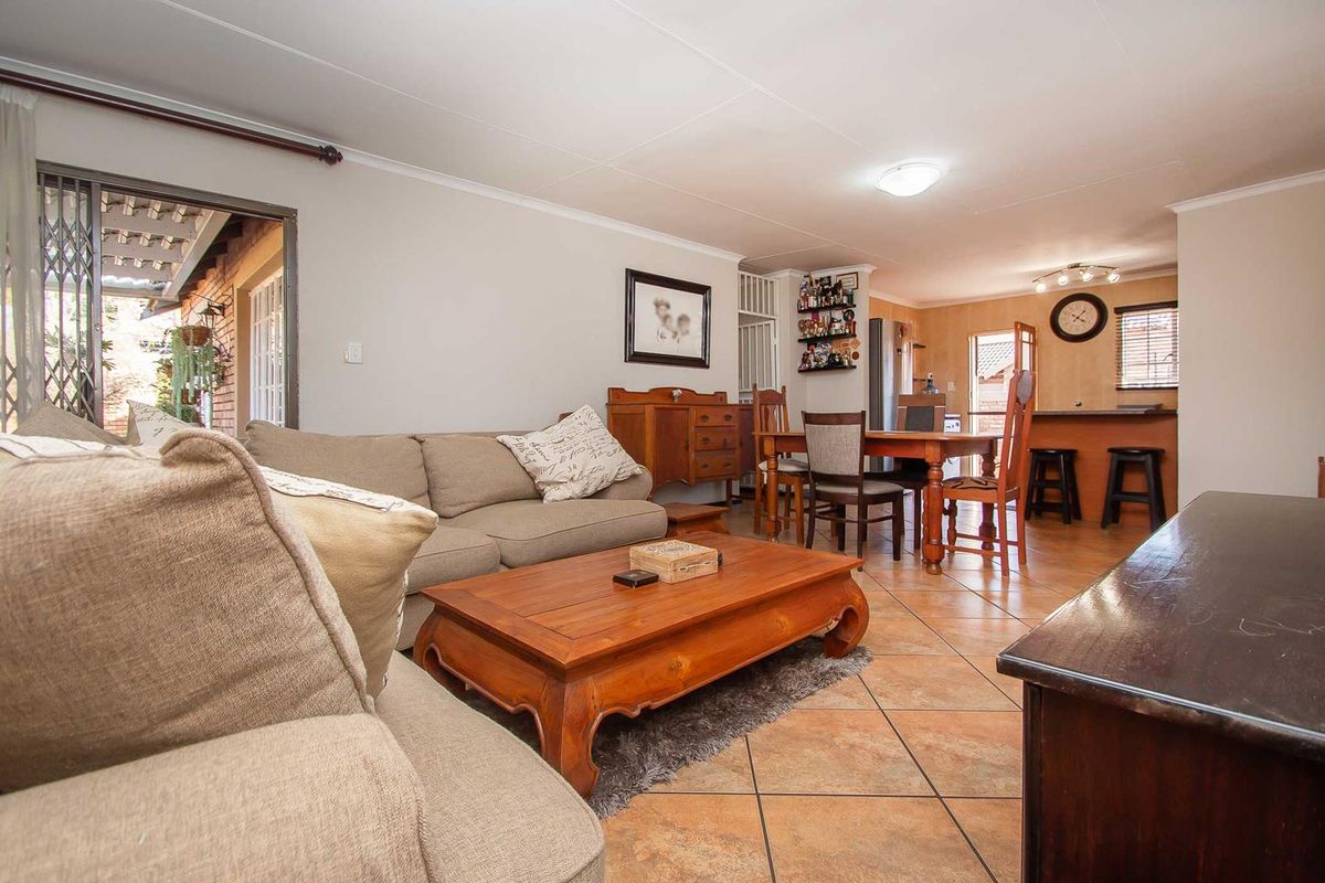 Face-brick Elegance Set In 158m of Home Sweet Home. - Photo 3