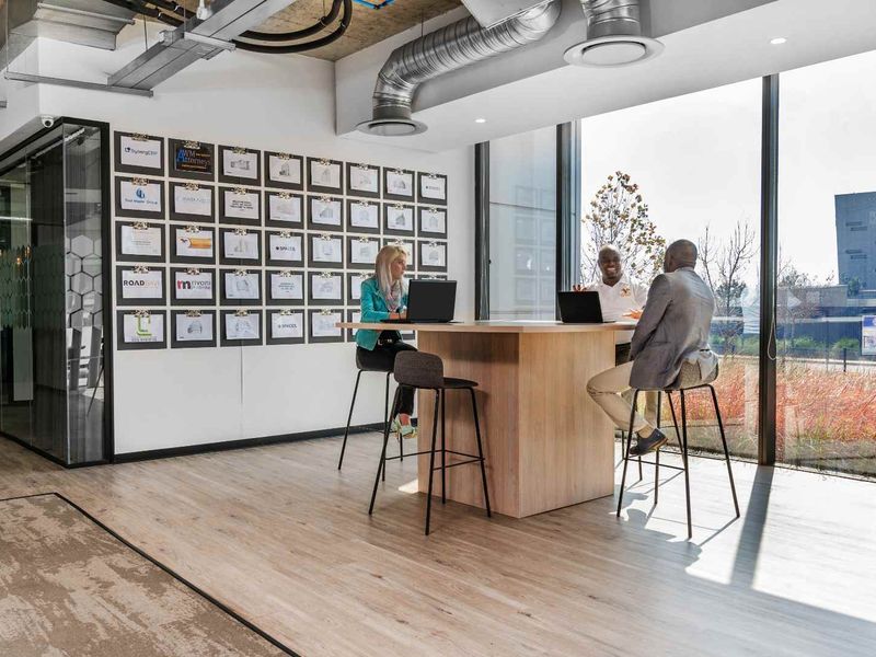 24/7 access to Serviced office space for 15 persons in SPACES Waterfall - Photo 5