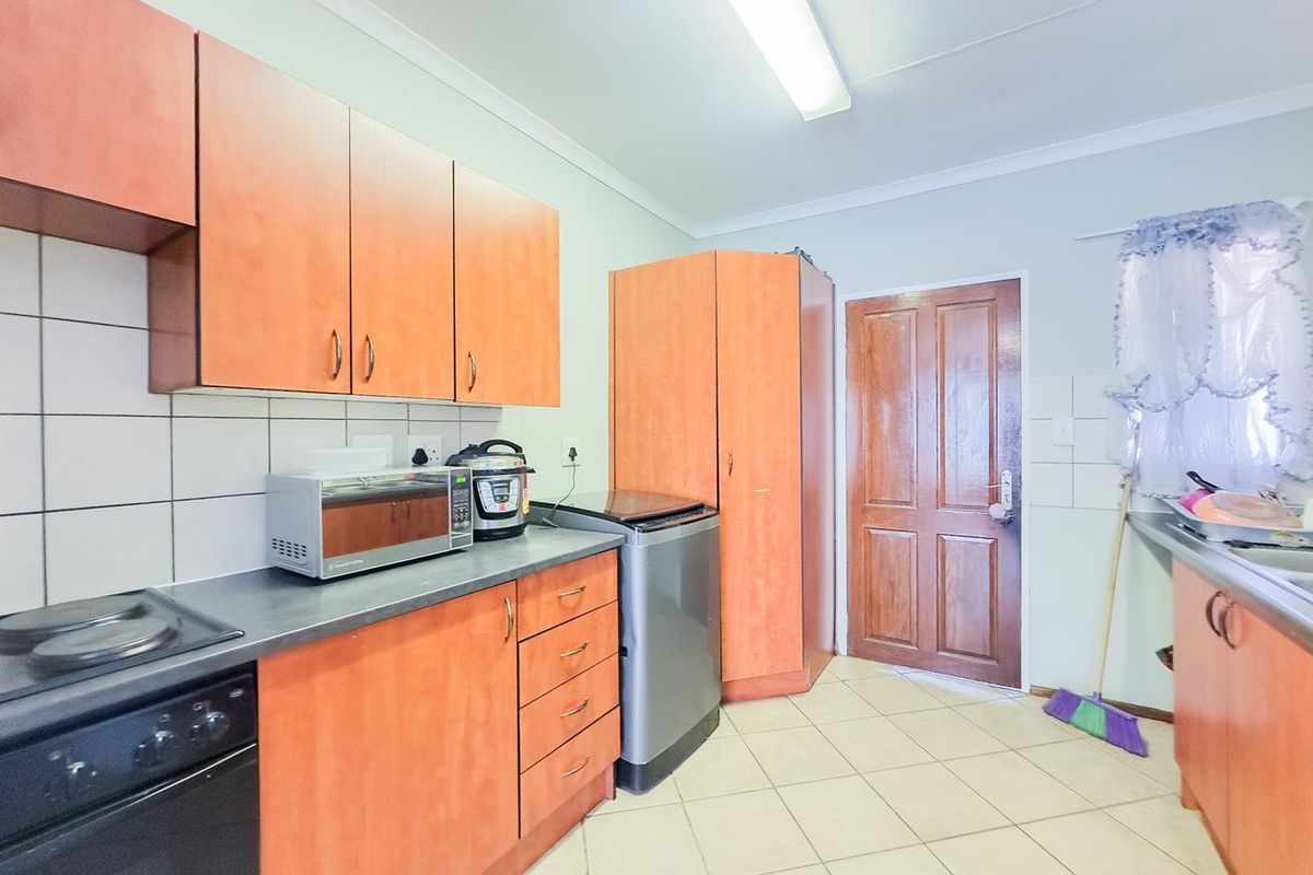 2 Bedroom Apartment For Sale - Photo 3