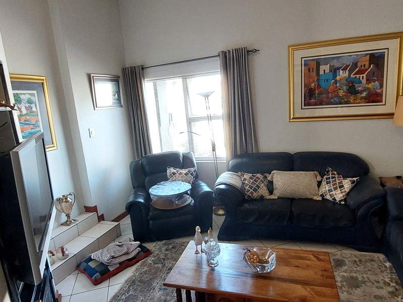 Stylidh double story estate living - Photo 7