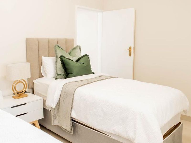 Modern Fully Furnished 2-Bedroom Apartment To Let - Photo 5