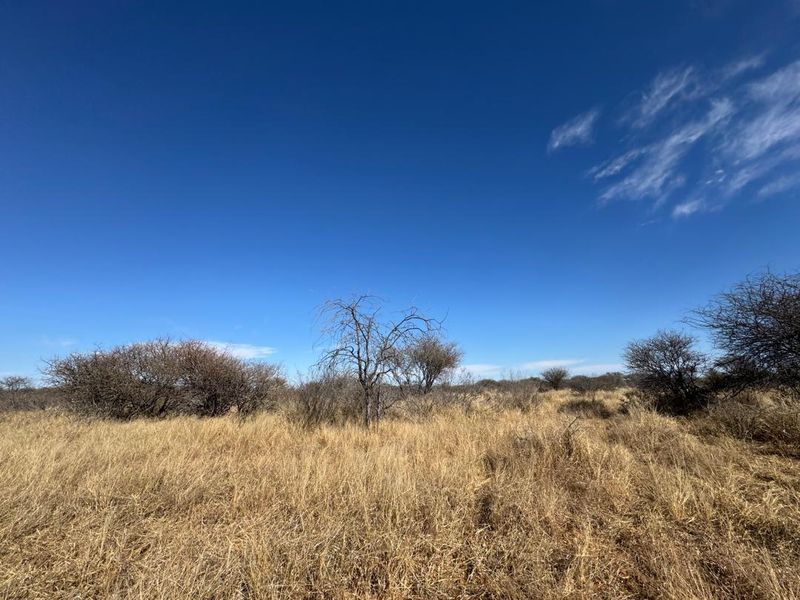 Looking to invest in your own piece of Namibian farmland? This incredible opportunity offers space, structure, and serious farming potential. - Photo 7