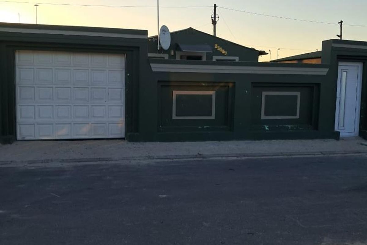 Charming 2-Bedroom House with Spacious Flat - R680,000 - Photo 2