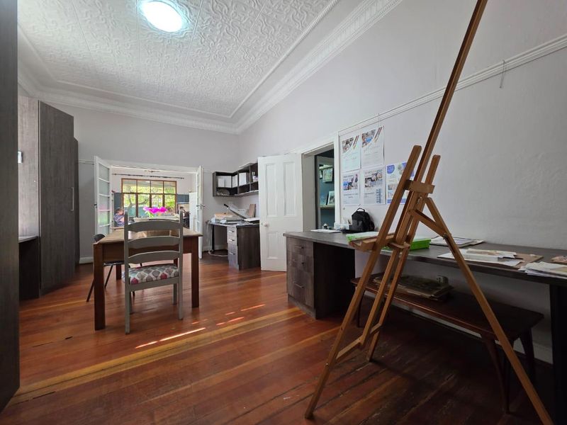 **Charming Old House with Endless Potential - Perfect for Investors and Families Alike** - Photo 10