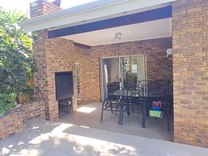 "Exquisite Bassonia Gem: Dual Homes, Unmatched Security!" - Photo 4