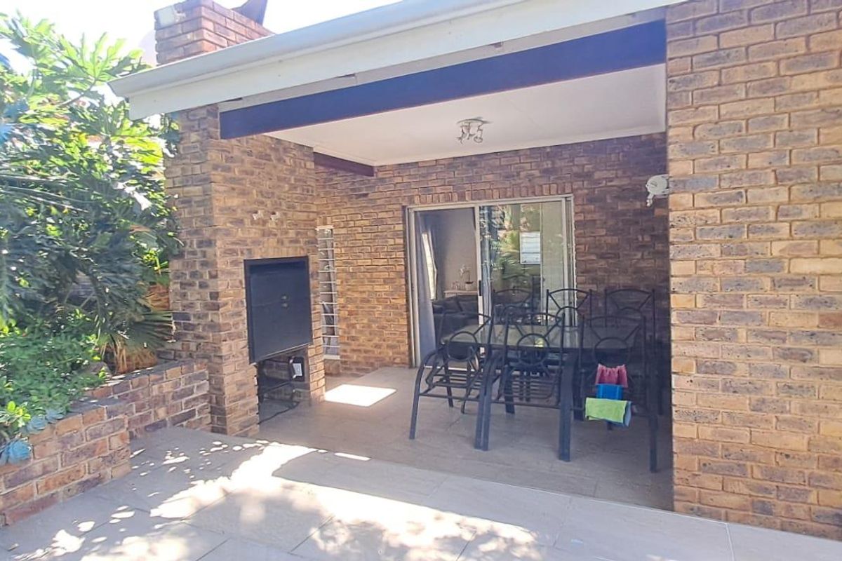 "Exquisite Bassonia Gem: Dual Homes, Unmatched Security!" - Photo 4