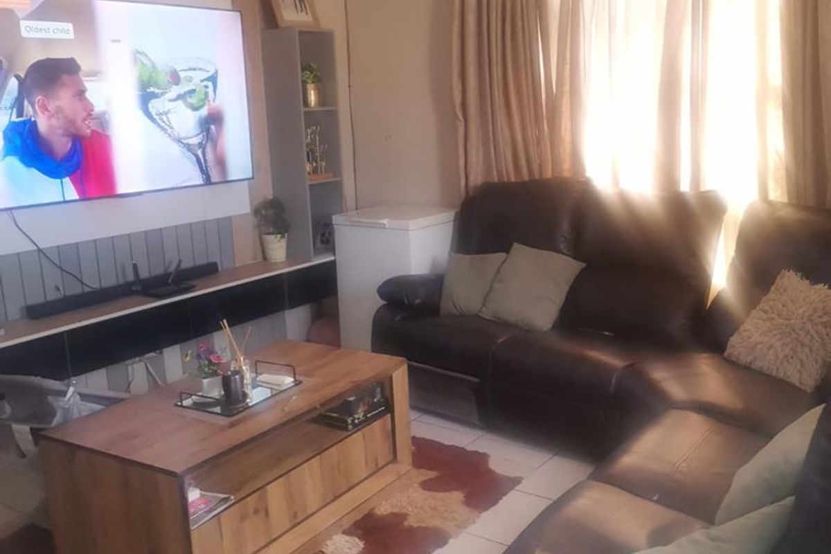 3 Bedroom House For Sale in Vanderbijlpark CE 7 - Photo 4