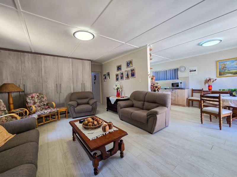 Harbour area gem up for grabs. - Photo 7