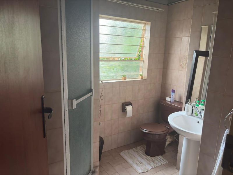 An Immaculate House in a Quiet Sought Suburb in Terenure Ext12 - Photo 10