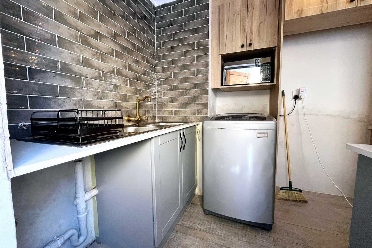 Spacious 3-Bedroom Home in Faerie Glen Prime Location - Photo 5