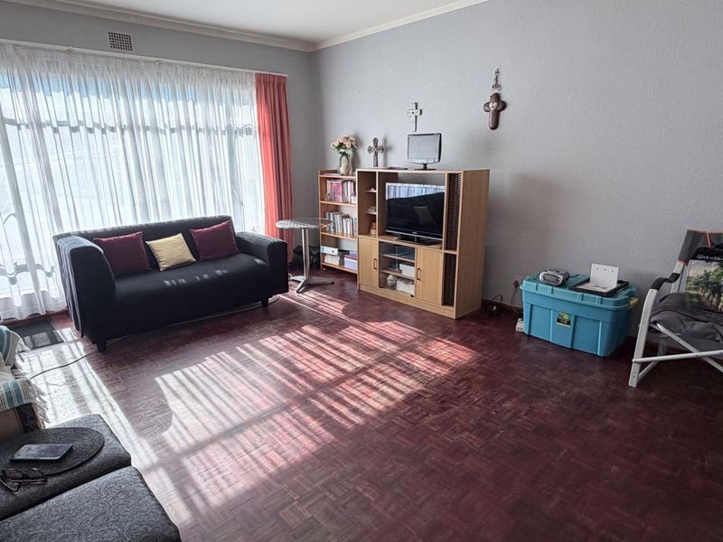 Spacious Apartment Close To Main Routes - Photo 4