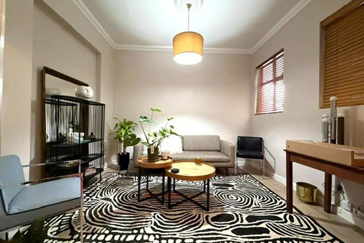 Most Sought After !   Airbnb 1 Bedroom on the Beach Front Sea Point ! - Photo 5