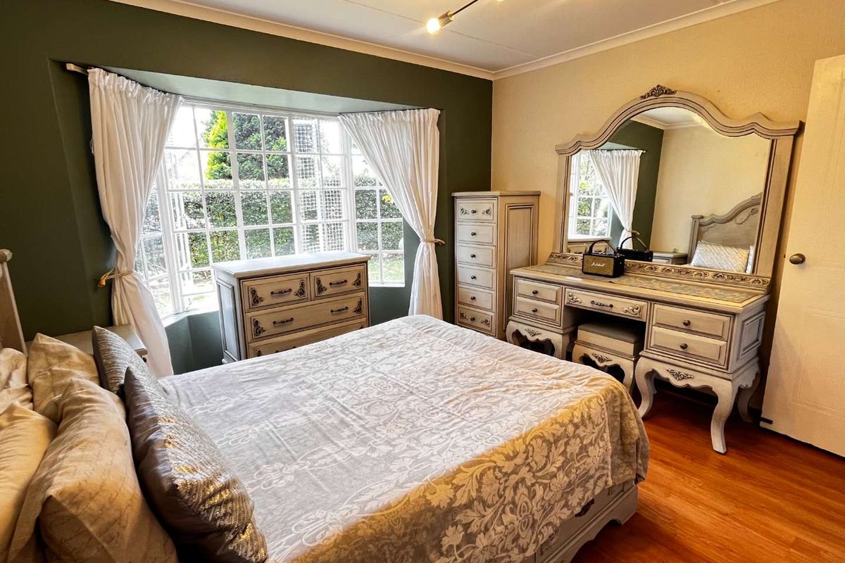A Hidden Gem with Soul – Ground Floor Beauty - Photo 5