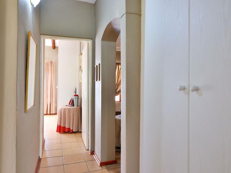 Best Value 2 beds, 2 baths, garage - Photo 7