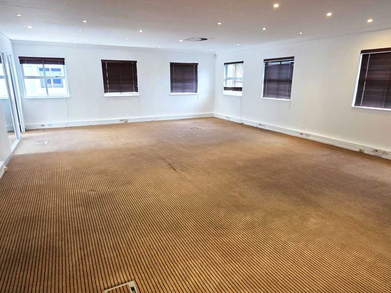 Spacious First Floor Office with Private Balcony - Photo 2