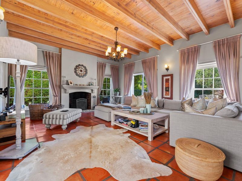 Escape the Ordinary - Photo 10